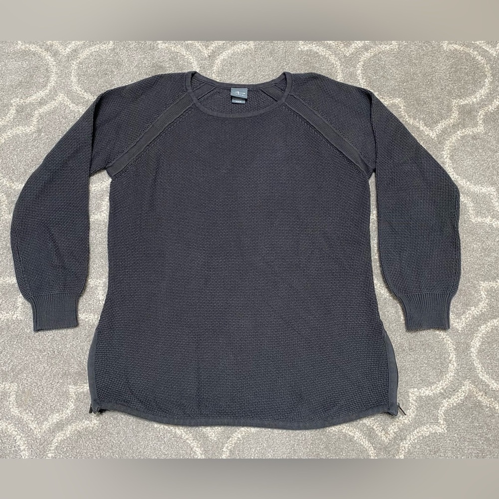 Page & Tuttle Women’s Knit Sweater – Size Medium